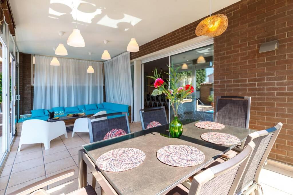 Villa Wine Experience Cambrils - Wine, Art & Games Екстер'єр фото