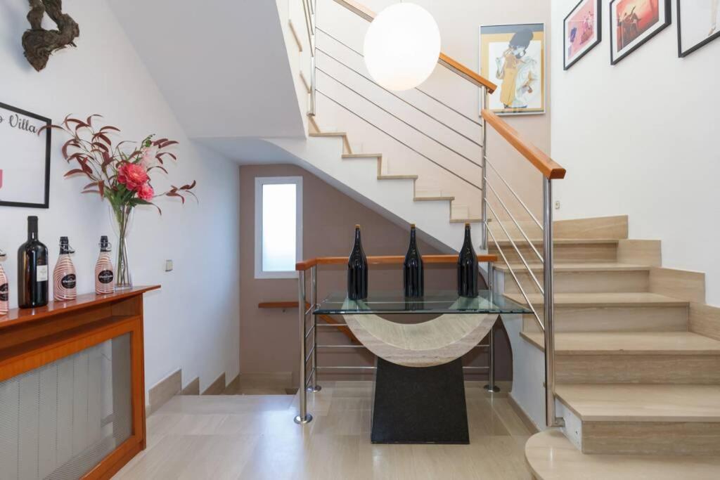 Villa Wine Experience Cambrils - Wine, Art & Games Екстер'єр фото
