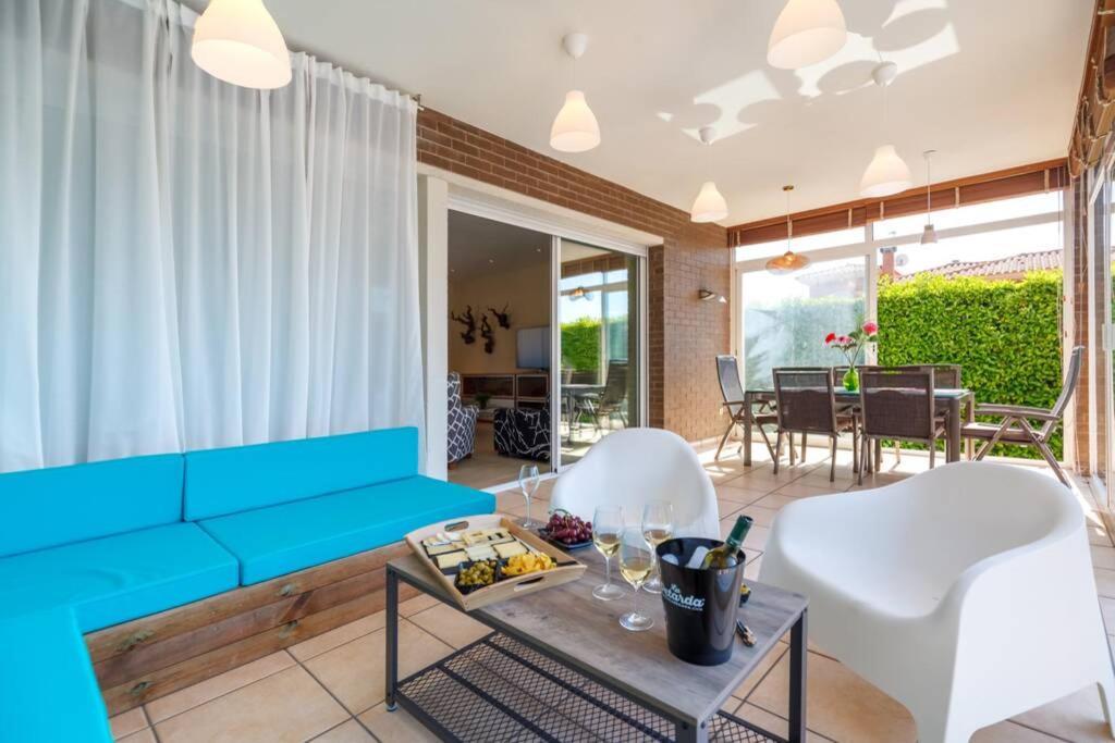 Villa Wine Experience Cambrils - Wine, Art & Games Екстер'єр фото